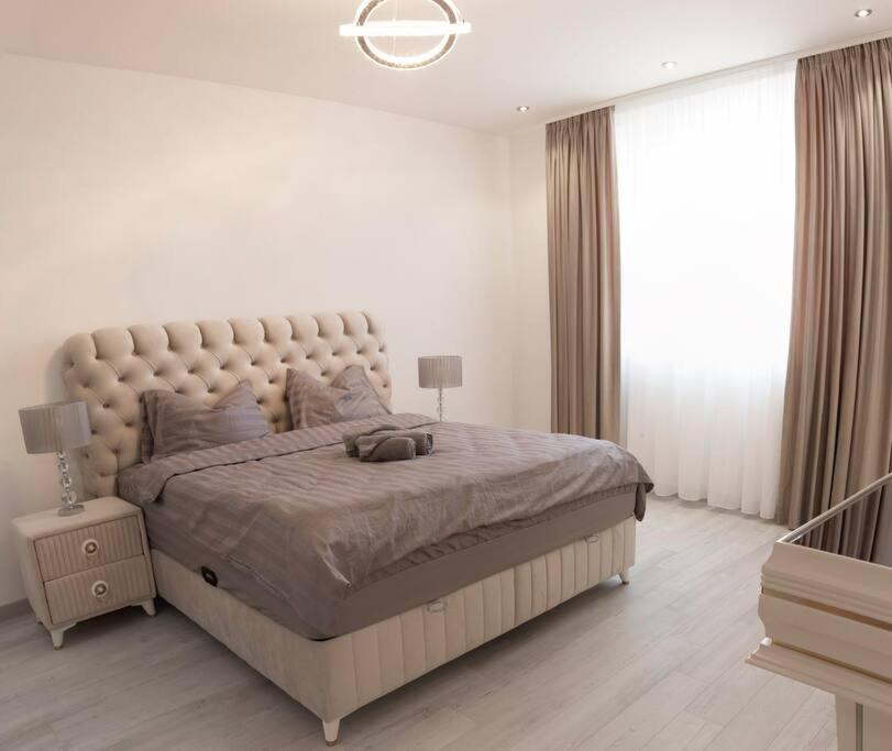 Luxury 2 Bedroom Apartment Bucharest Exterior photo