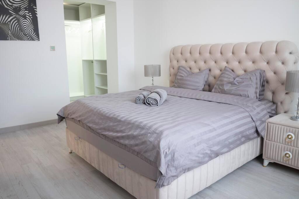 Luxury 2 Bedroom Apartment Bucharest Exterior photo