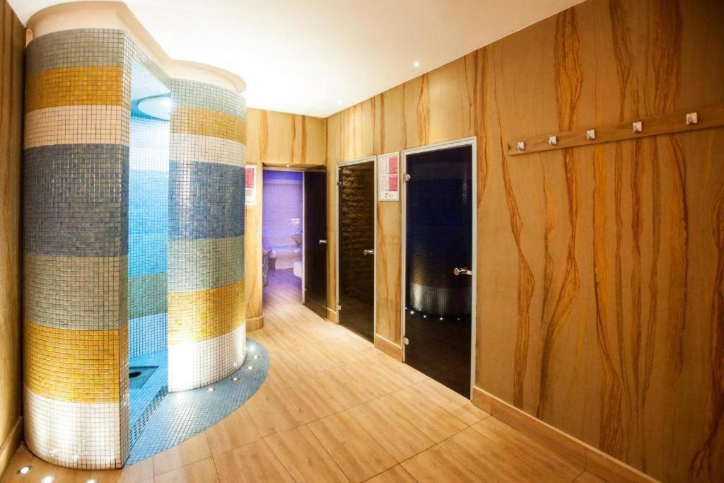 Luxury 2 Bedroom Apartment Bucharest Exterior photo