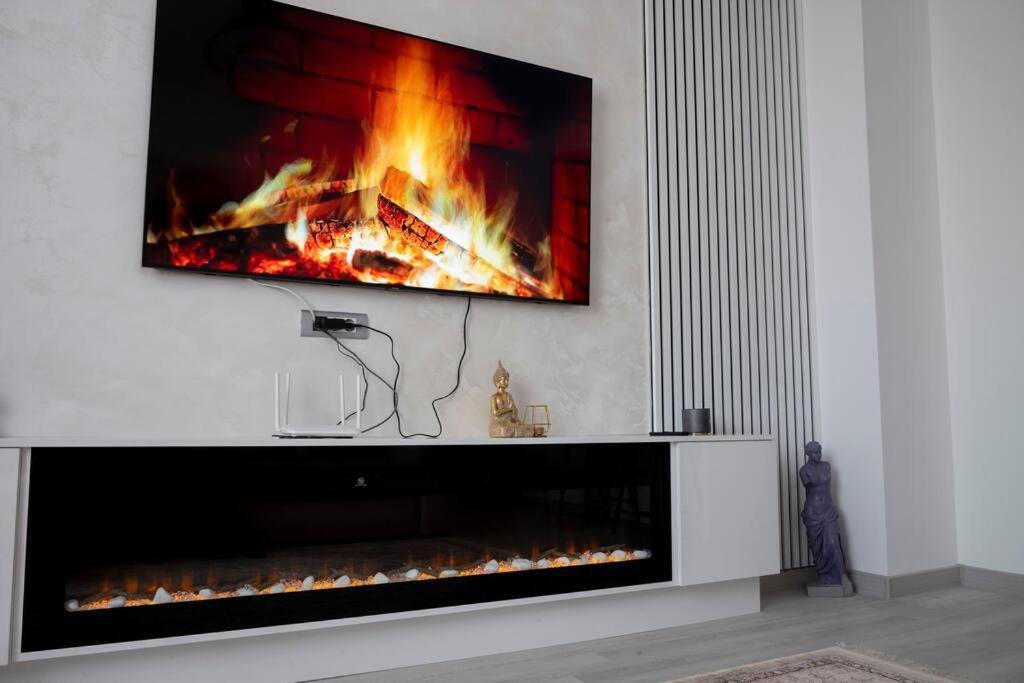 Luxury 2 Bedroom Apartment Bucharest Exterior photo