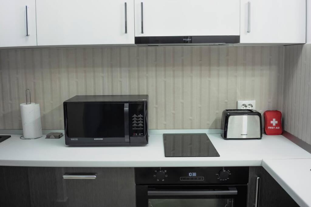 Luxury 2 Bedroom Apartment Bucharest Exterior photo